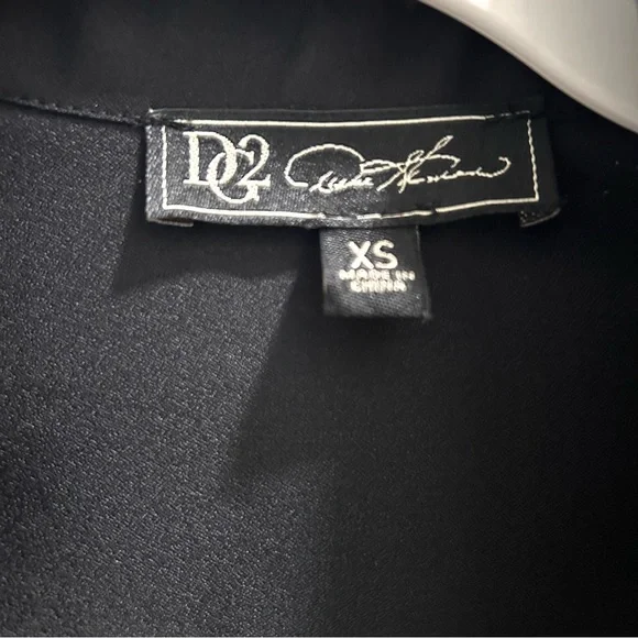 DG2 by Diane Gilman Belted long sleeve Black Dress with White Embroidered Collar - Picture 3 of 6